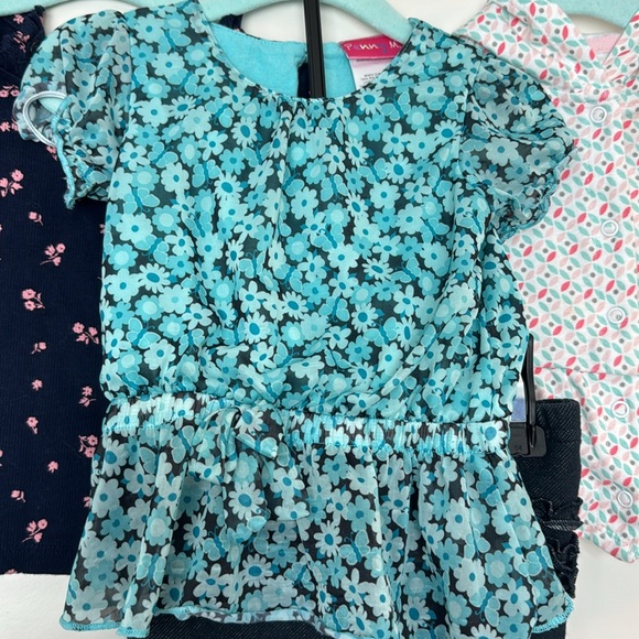 CARTERS/GAP 12M LOT - Picture 3 of 6